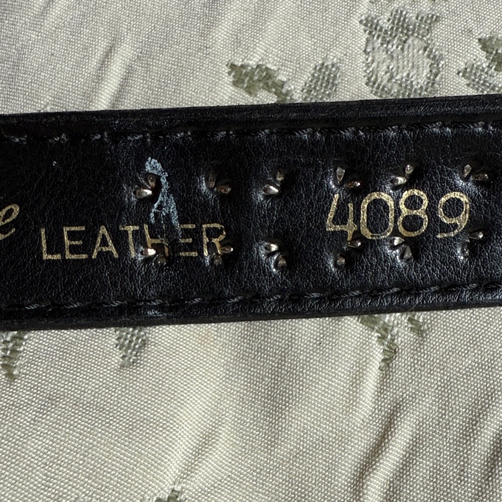 Black Leather Belt with Silver Buckle and Multicolor Accents Vintage Small. - Picture 15 of 17